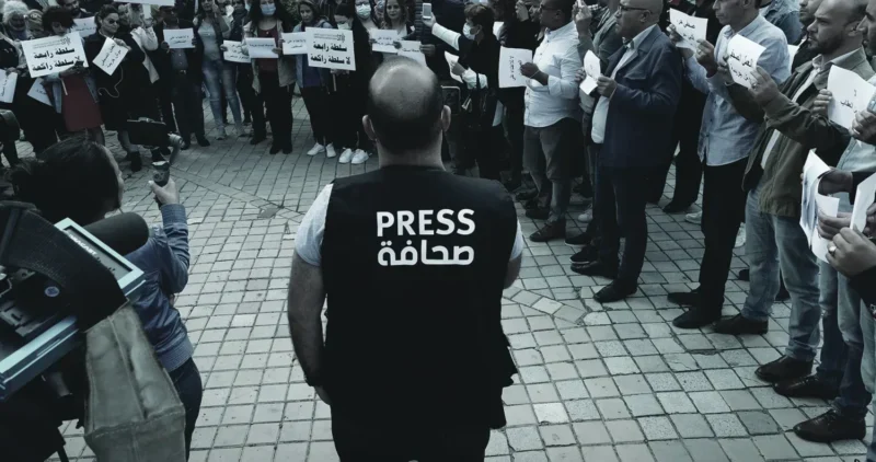 Una infraestructura global de vigilancia amenaza el periodismo independiente