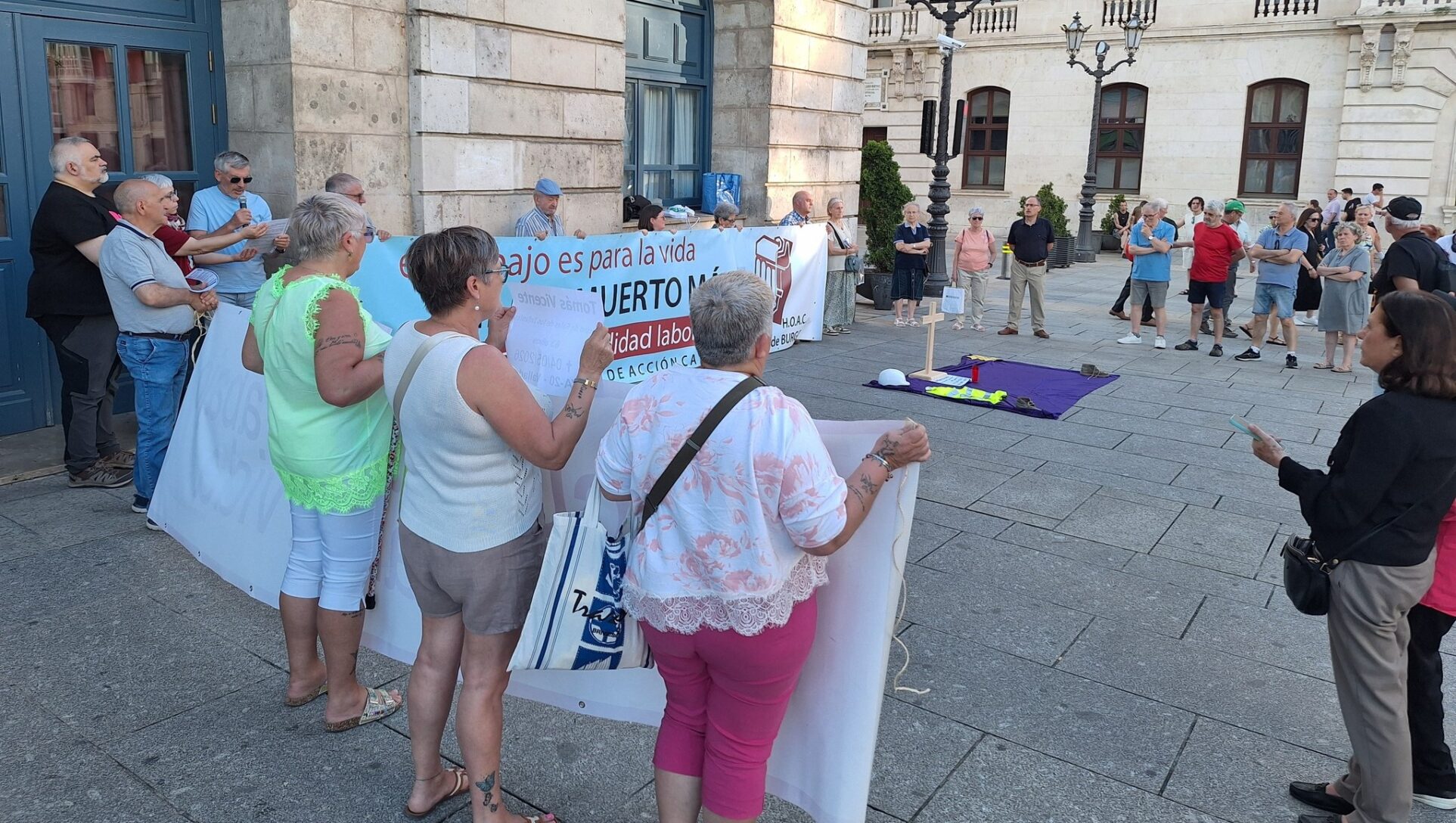 Trabajadoras y trabajadores cristianos de Burgos denuncia la “sangría” de la siniestralidad laboral: “Nadie debería perder la vida por trabajar”