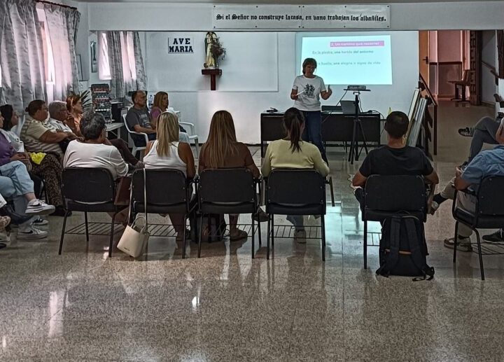 Un taller para reivindicar la esperanza organizada frente al individualismo