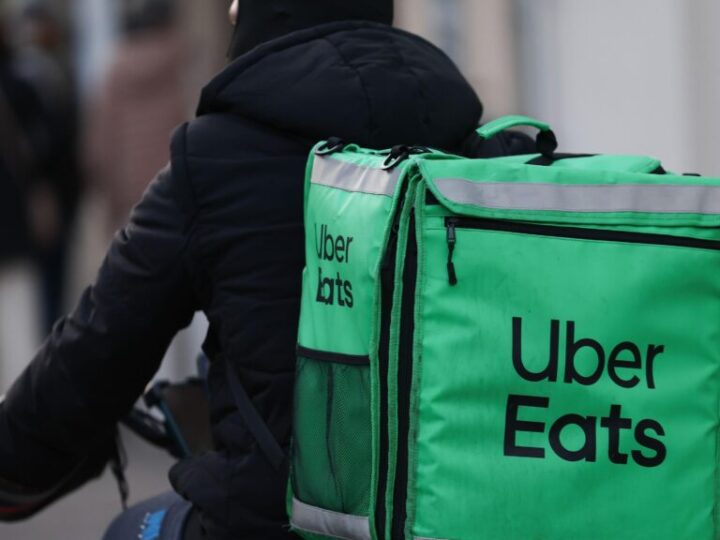 La “ley rider” fuerza a Uber Eats a reconocer 110 millones en cotizaciones sociales impagadas