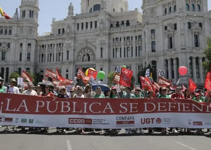 El curso escolar llega a su fin en la Educación Pública con la vista en un otoño que se prevé conflictivo