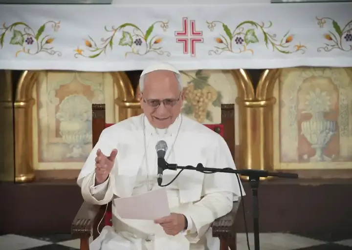 León XIV llama en el Raval a “ser testigos creíbles de la esperanza cristiana” junto a quienes más sufren