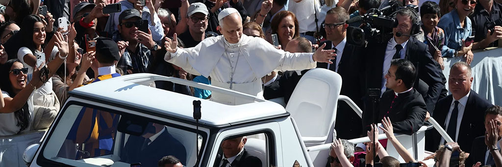 De peregrinar a Roma a las misas en estadios: cómo ha cambiado la devoción hacia el papa a lo largo de la historia