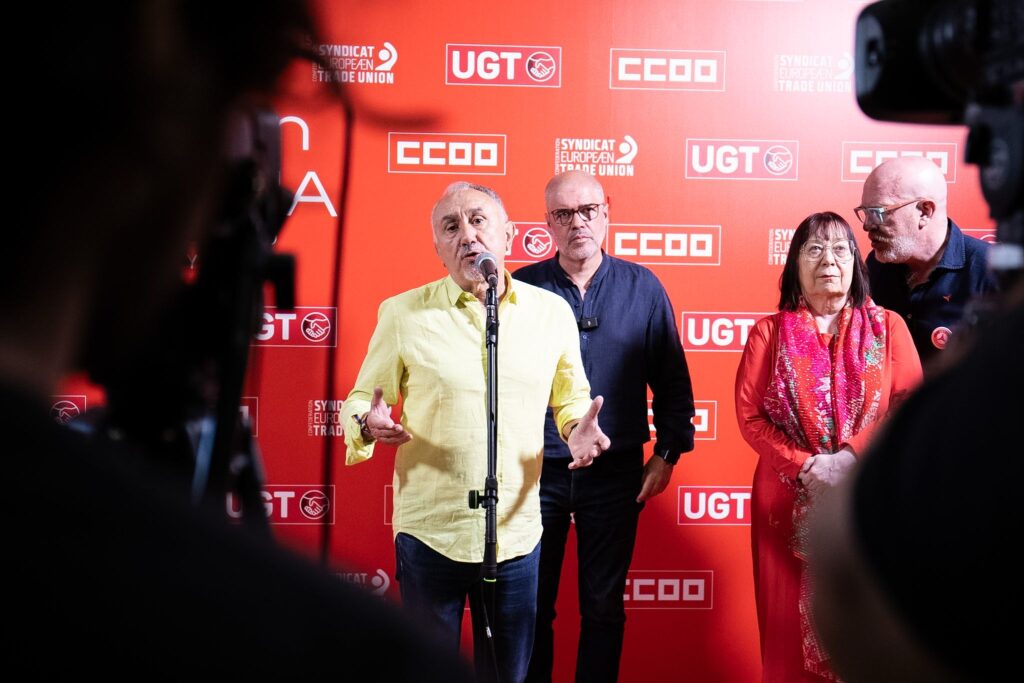 CCOO y UGT reclaman a la patronal un acuerdo para subir salarios y la acusan de alimentar sospechas sobre las bajas laborales