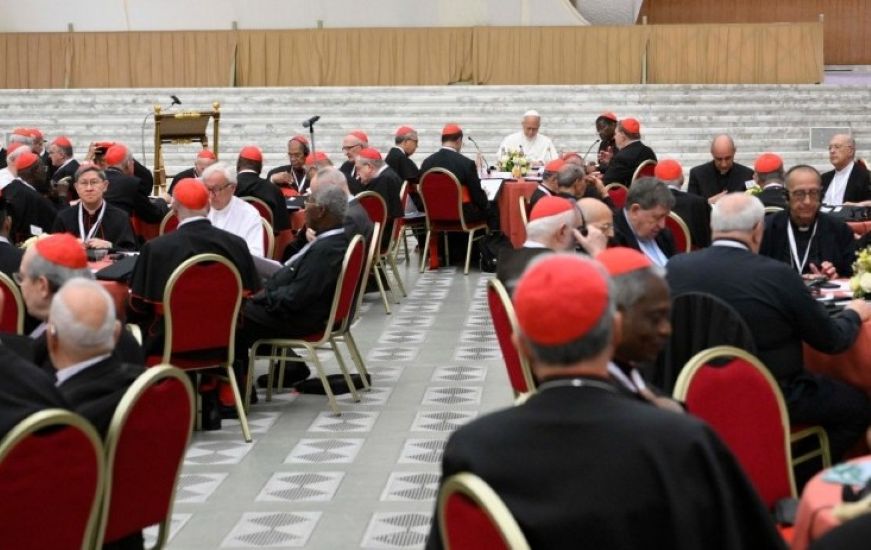 León XIV concluye el consistorio con una llamada a impulsar la paz y la Doctrina Social de la Iglesia
