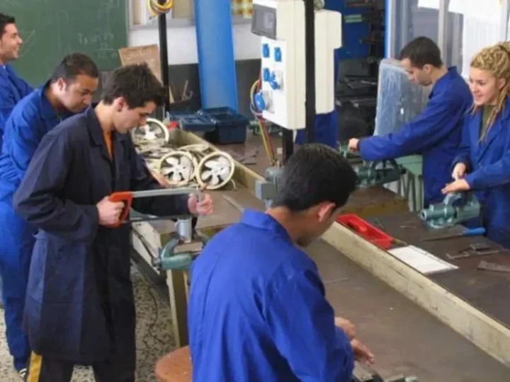 Nuevas medidas de empleo digno para jóvenes, población gitana y personas paradas de larga duración