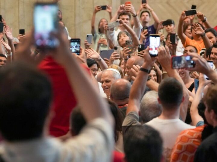 León XIV llega a España con una pregunta de fondo: qué sociedad queremos construir
