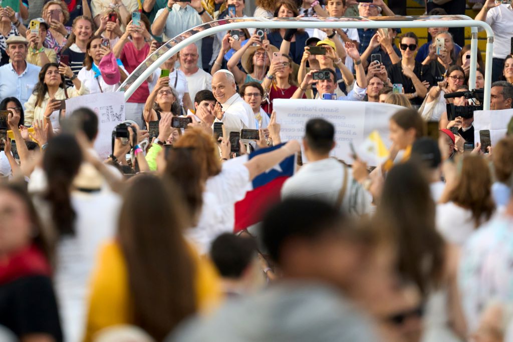 La estrategia comunicativa de León XIV durante su viaje a España: claves de su impacto mediático