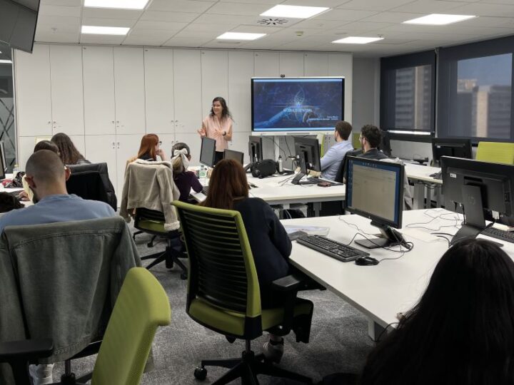 ¿Quién decide cómo enseñar cuando la inteligencia artificial entra en el aula?