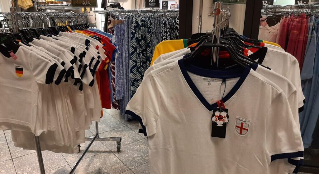 Las camisetas de la vergüenza. El trabajo textil exprimido hasta la última gota