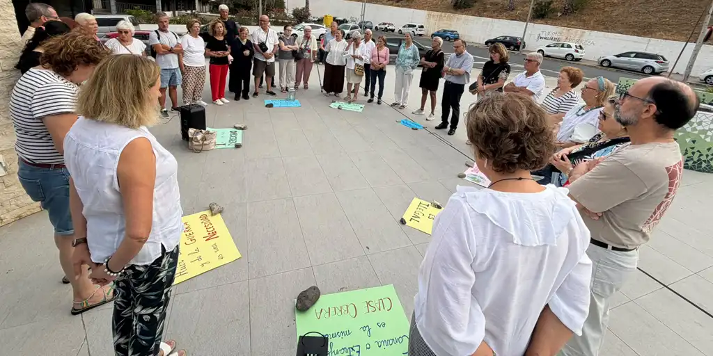 Canarias celebra un nuevo circulo de silencio en defensa de los derechos migrantes un mes después de la visita de León XIV