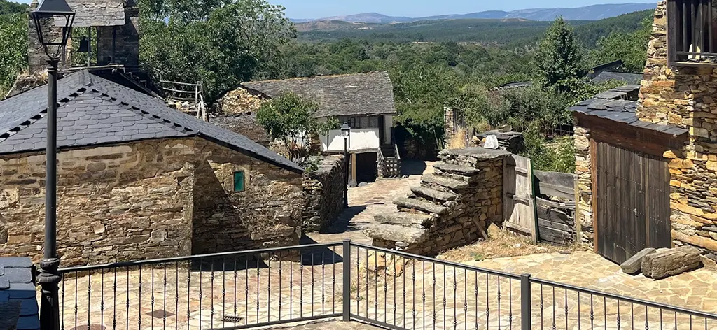 El país de los 30 minutos: España aprueba una estrategia para vivir en un pueblo con todos los derechos