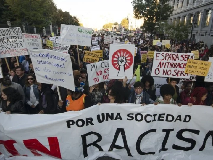 Persisten el racismo y la discriminación con 528 denuncias en 2025
