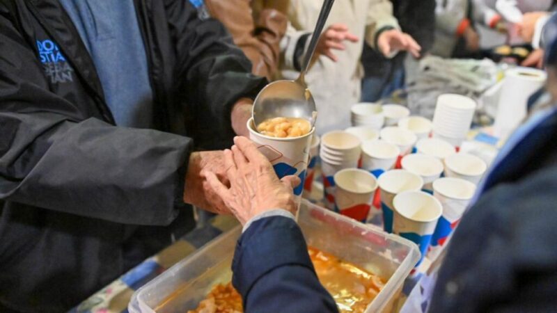 La prohibición de cenas solidarias