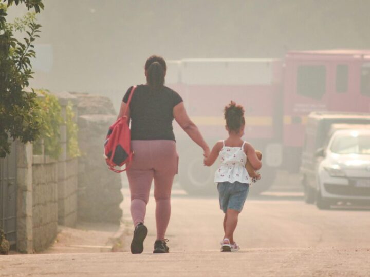Incendios. Desplazados y una mochila