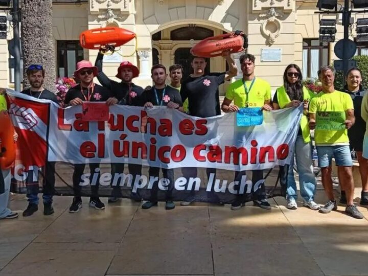 Trabajadoras y trabajadores cristianos respaldan la huelga de los socorristas de las playas de Málaga