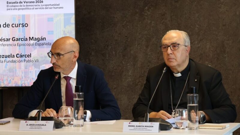 El secretario general de la Conferencia Episcopal atribuye la crisis de la democracia al olvido de la dignidad de la persona