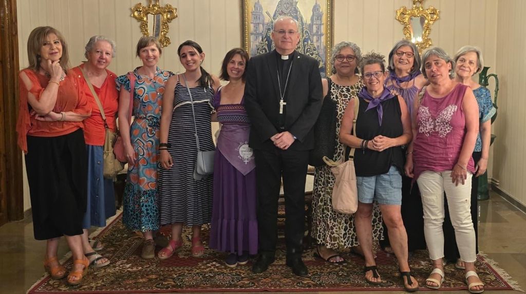 El obispo de Jaén y la Revuelta de Mujeres abren una vía de diálogo con vocación de continuidad
