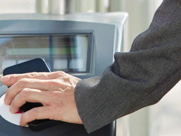 Los sindicatos advierten de que sin registro horario no habrá avances hacia la igualdad salarial