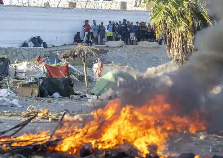 La confrontación política y los discursos de odio elevan la tensión en Ceuta