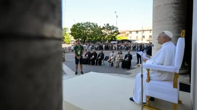León XIV anima a ser “artífices de paz”