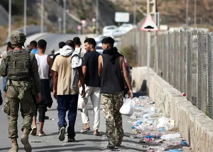 El país que necesita inmigrantes… ¡Y les tiene miedo!