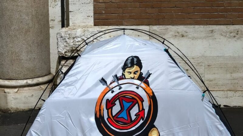 El rechazo a la oferta de compra del edificio de Spin Time deja a 400 personas sin poder volver a casa y amenaza con dispersar la comunidad