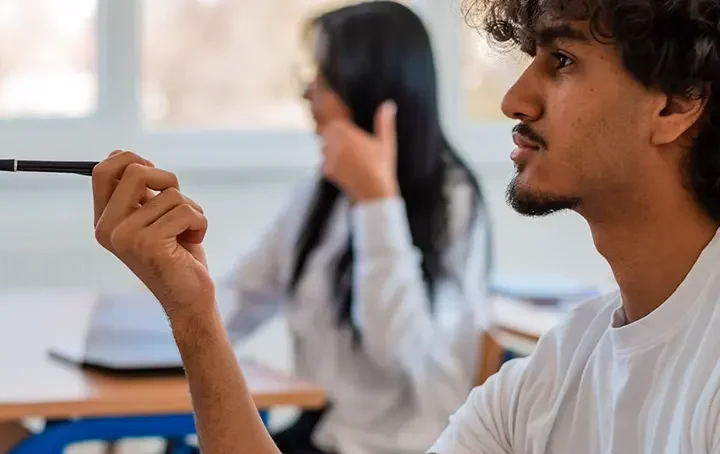 El “pensamiento crítico” está de moda: ¿qué significa realmente y cómo se enseña?