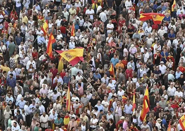 Sánchez comparece en el Congreso tras las multitudinarias protestas contra su gestión de la frontera