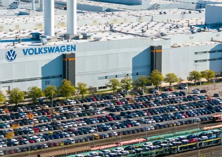 Volkswagen anuncia 50.000 despidos en Alemania y amenaza la continuidad de Seat