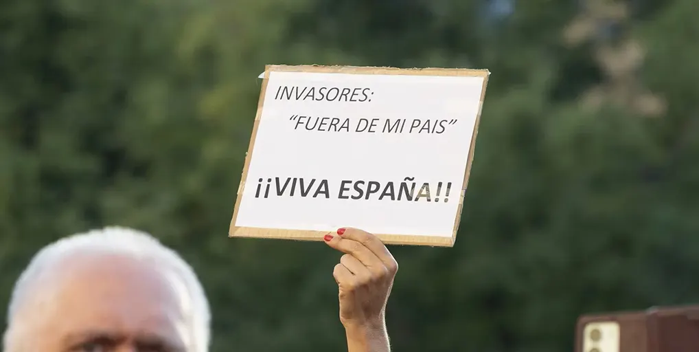 De Ceuta a Washington: cómo la ultraderecha convierte la inmigración en una guerra cultural global