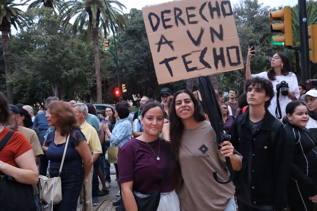 Una madre trabajadora con tres hijos pone rostro a la crisis de la vivienda en Málaga