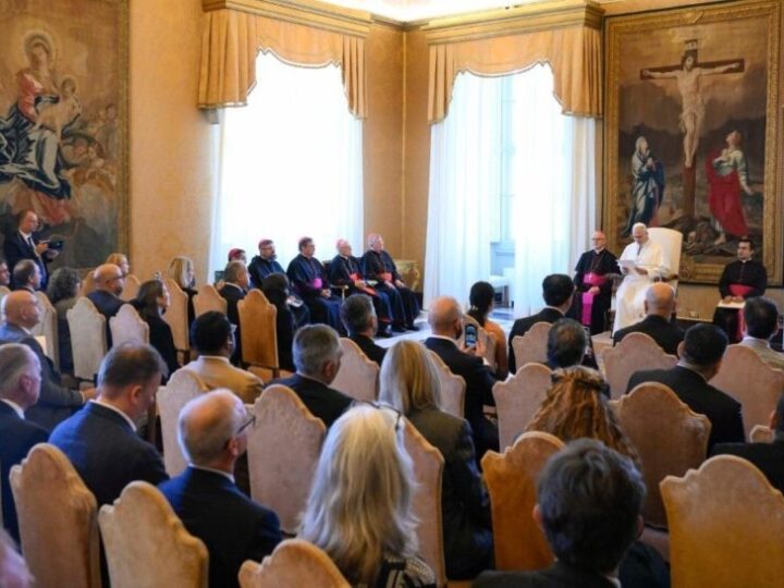 León XIV reclama una responsabilidad compartida para que el progreso no deje “nuevas ruinas” y preserve la dignidad del trabajo