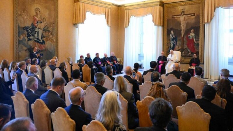 León XIV reclama una responsabilidad compartida para que el progreso no deje “nuevas ruinas” y preserve la dignidad del trabajo