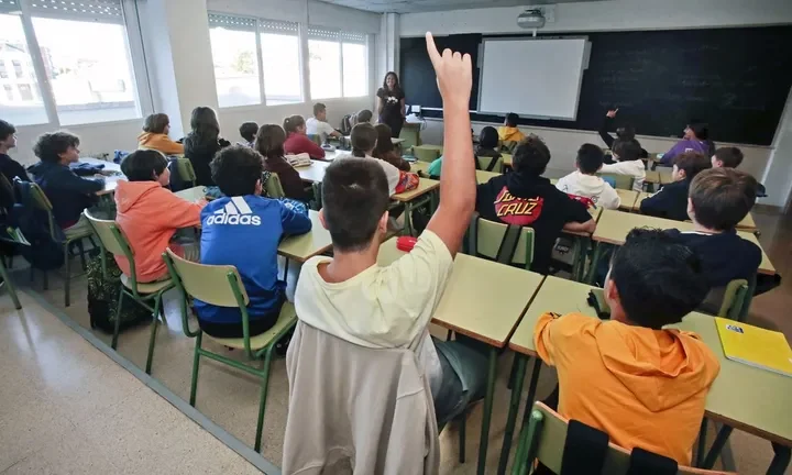 La escuela se juega si educa personas libres o fabrica capital humano para la economía digital