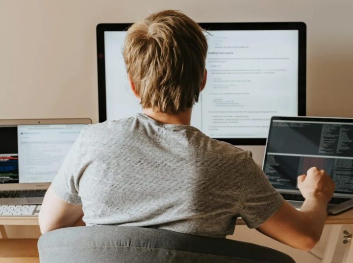 La Pastoral del Trabajo cuestionará una inteligencia artificial que convierte a personas en “menos útiles, menos deseables, menos dignas”