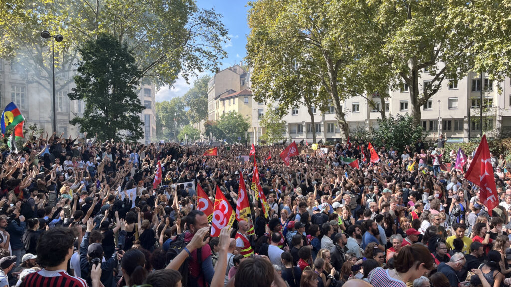 El movimiento obrero cristiano francés llama a movilizarse por salarios dignos y servicios públicos