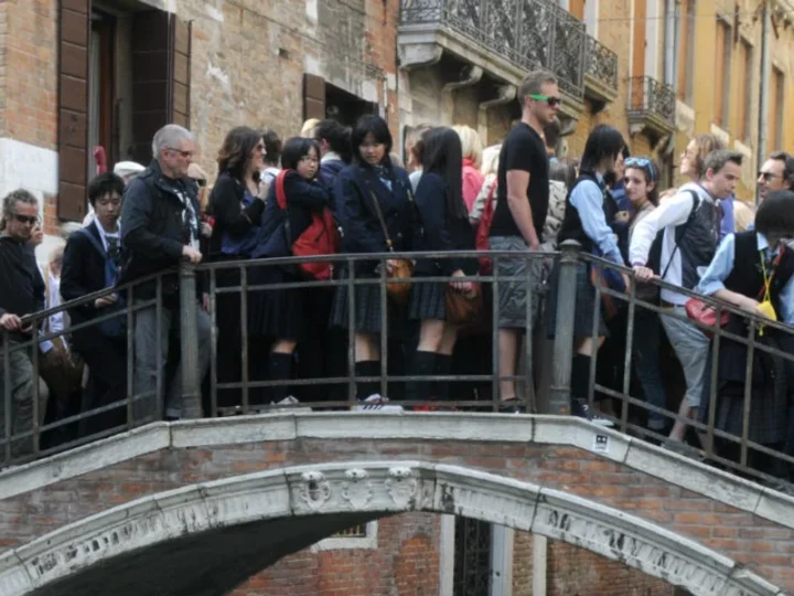 Trabajadoras y trabajadores cristianos de Europa denuncian que el sobreturismo “conduce a un callejón sin salida” para las personas y la naturaleza