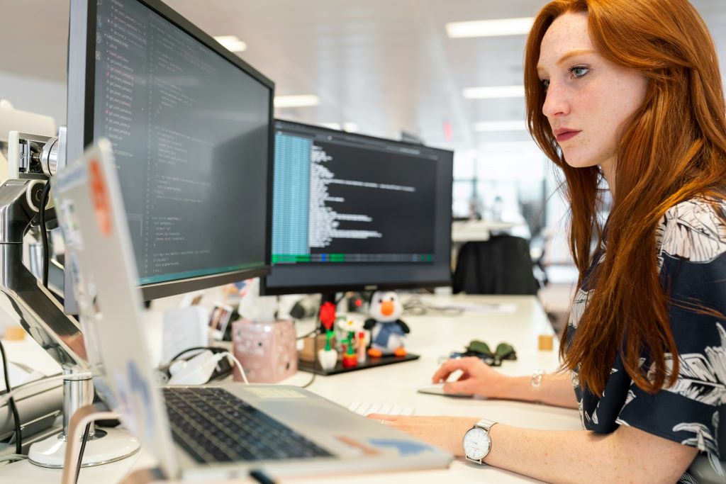 Los obispos de EEUU reclaman que la inteligencia artificial proteja el empleo y la dignidad del trabajo