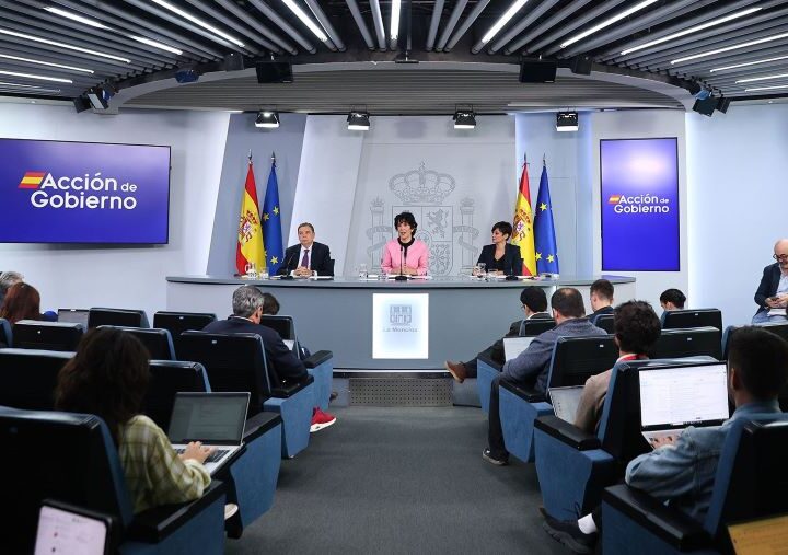 El primer “martes social” refuerza los cuidados y la protección familiar y destina 225 millones a vivienda