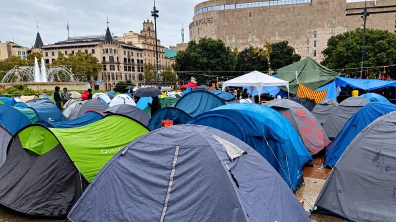 Los obispos catalanes respaldan una reflexión que cuestiona la especulación inmobiliaria y la precariedad