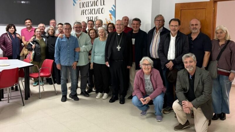 El arzobispo Francisco Cerro reclama una tecnología al servicio de las personas y un trabajo que permita vivir con dignidad