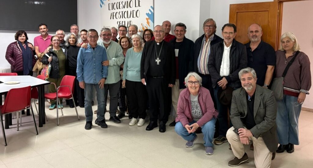 El arzobispo Francisco Cerro reclama una tecnología al servicio de las personas y un trabajo que permita vivir con dignidad