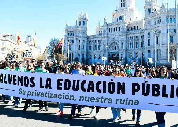 Huelga indefinida en la enseñanza pública madrileña tras el fracaso de las negociaciones sobre salarios y ratios