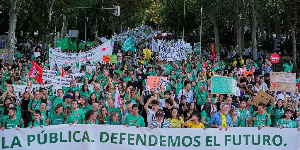 La huelga educativa en Madrid arranca con amplio seguimiento y cargas policiales en la Complutense