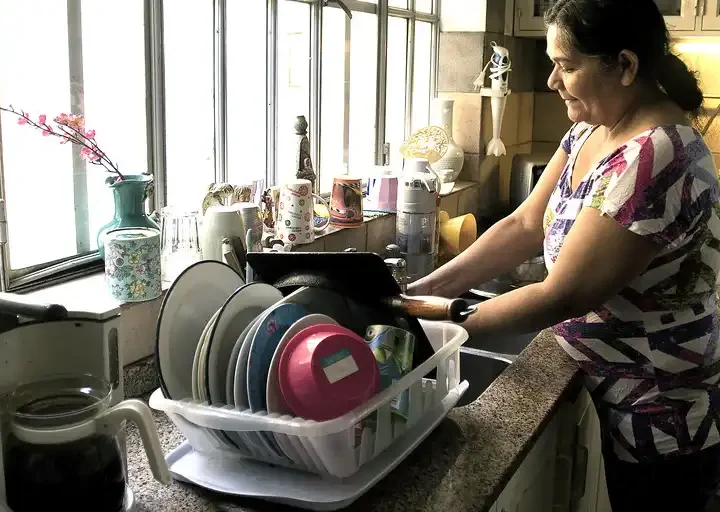 Más de 66 millones de trabajadoras del hogar siguen en la economía informal