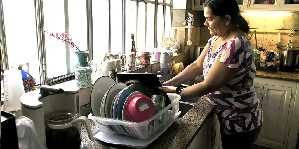 Más de 66 millones de trabajadoras del hogar siguen en la economía informal