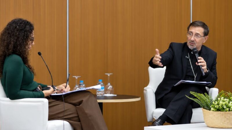 El cardenal Cobo reclama comunidades cristianas que transformen la sociedad y escuchen a quienes sufren