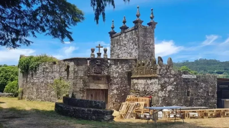 La Iglesia de Santiago movilizará casas rectorales para destinarlas a vivienda social y de emergencia