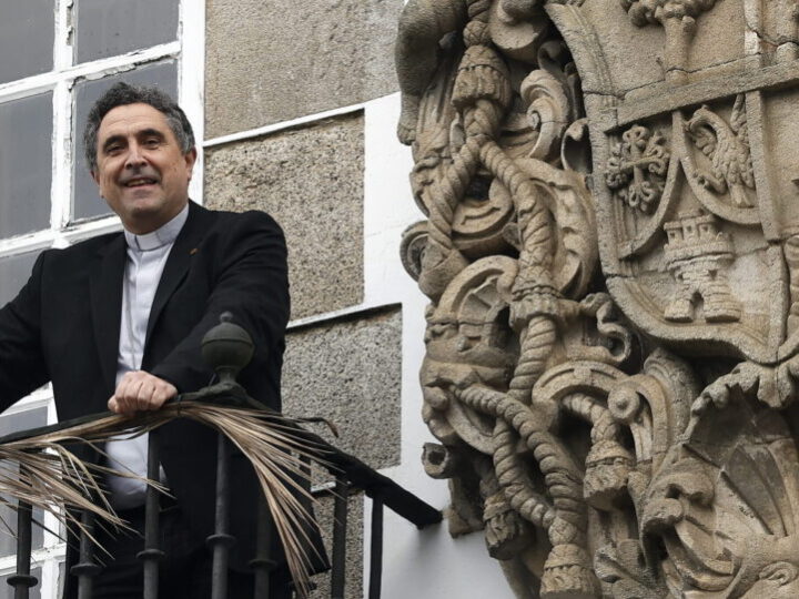 El obispo García Cadiñanos llama a la Iglesia a organizarse y promover procesos de transformación social